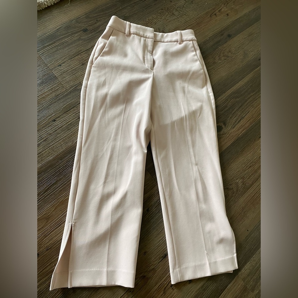 Pale pink capri pants from express